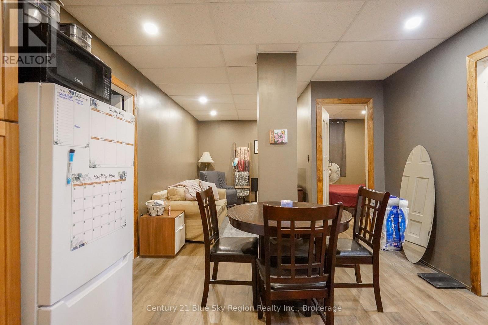 3269 CHISWICK LINE - 29
