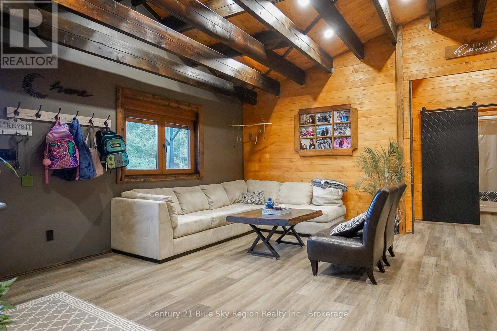 3269 CHISWICK LINE - 7