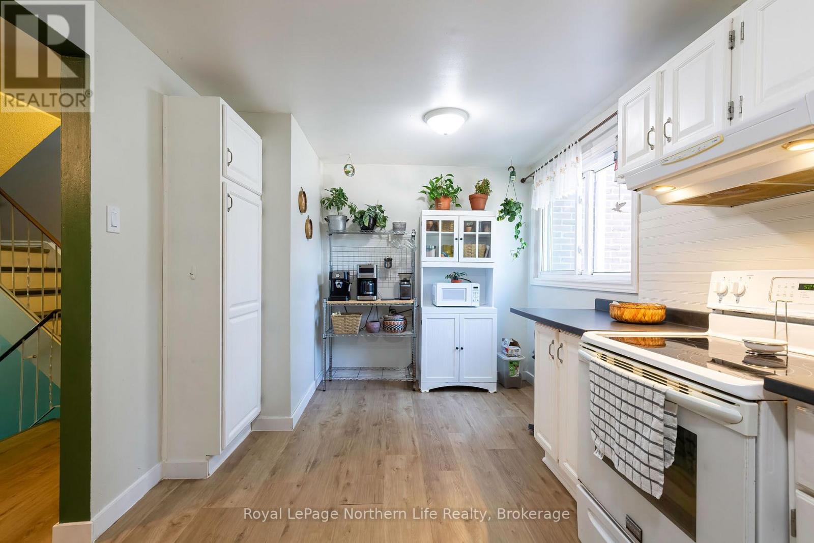 #53 644 LAKESHORE DRIVE - 11