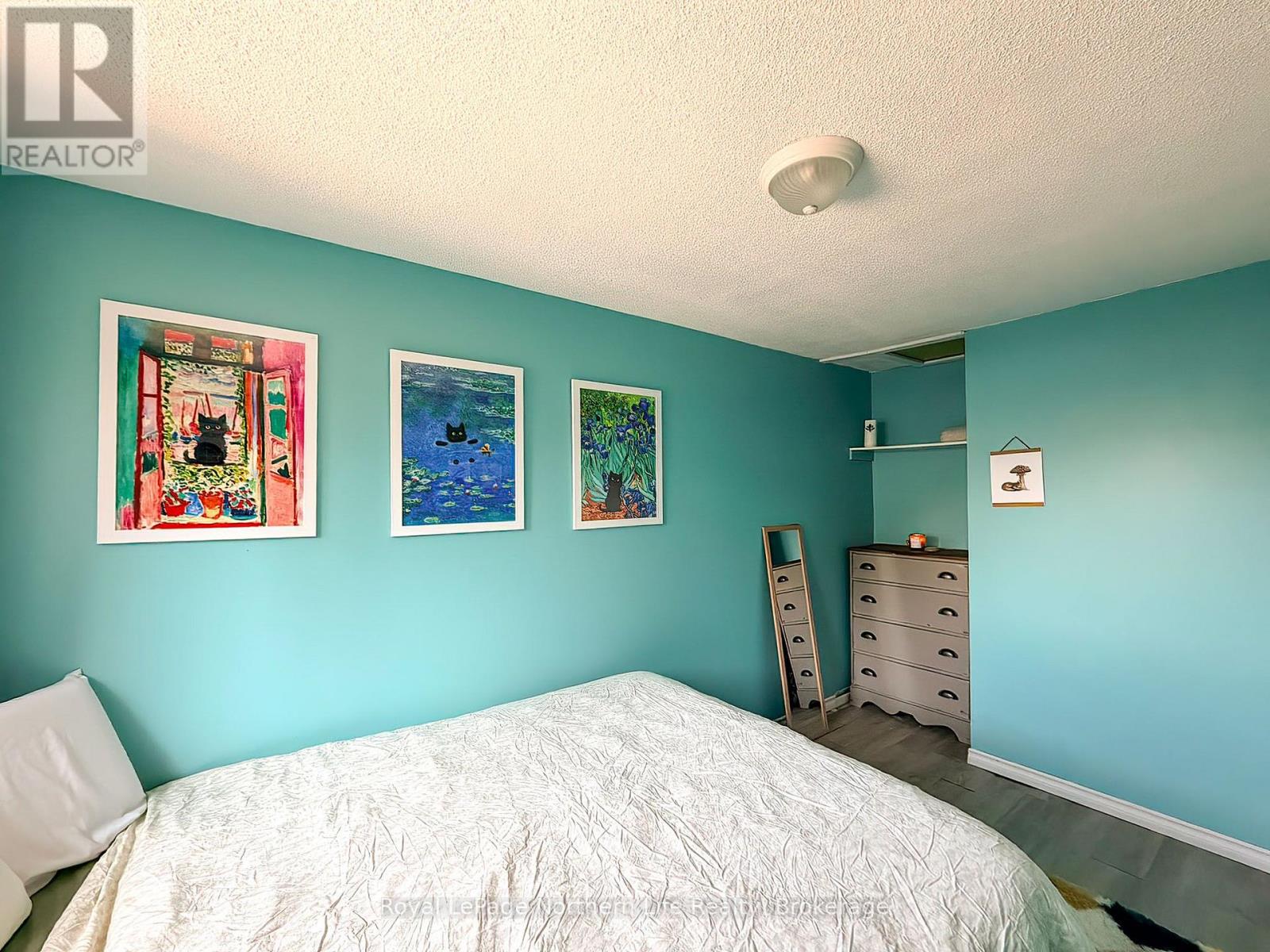 #53 644 LAKESHORE DRIVE - 17