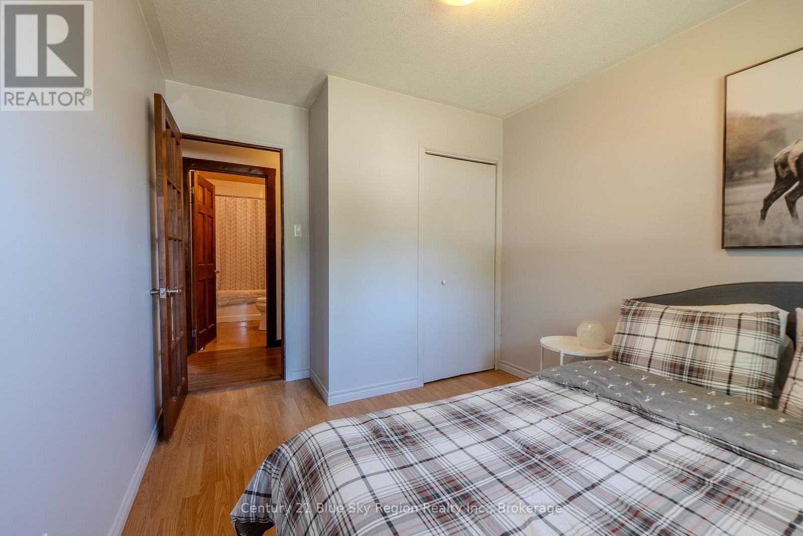 7 BIRCH CRESCENT - 15