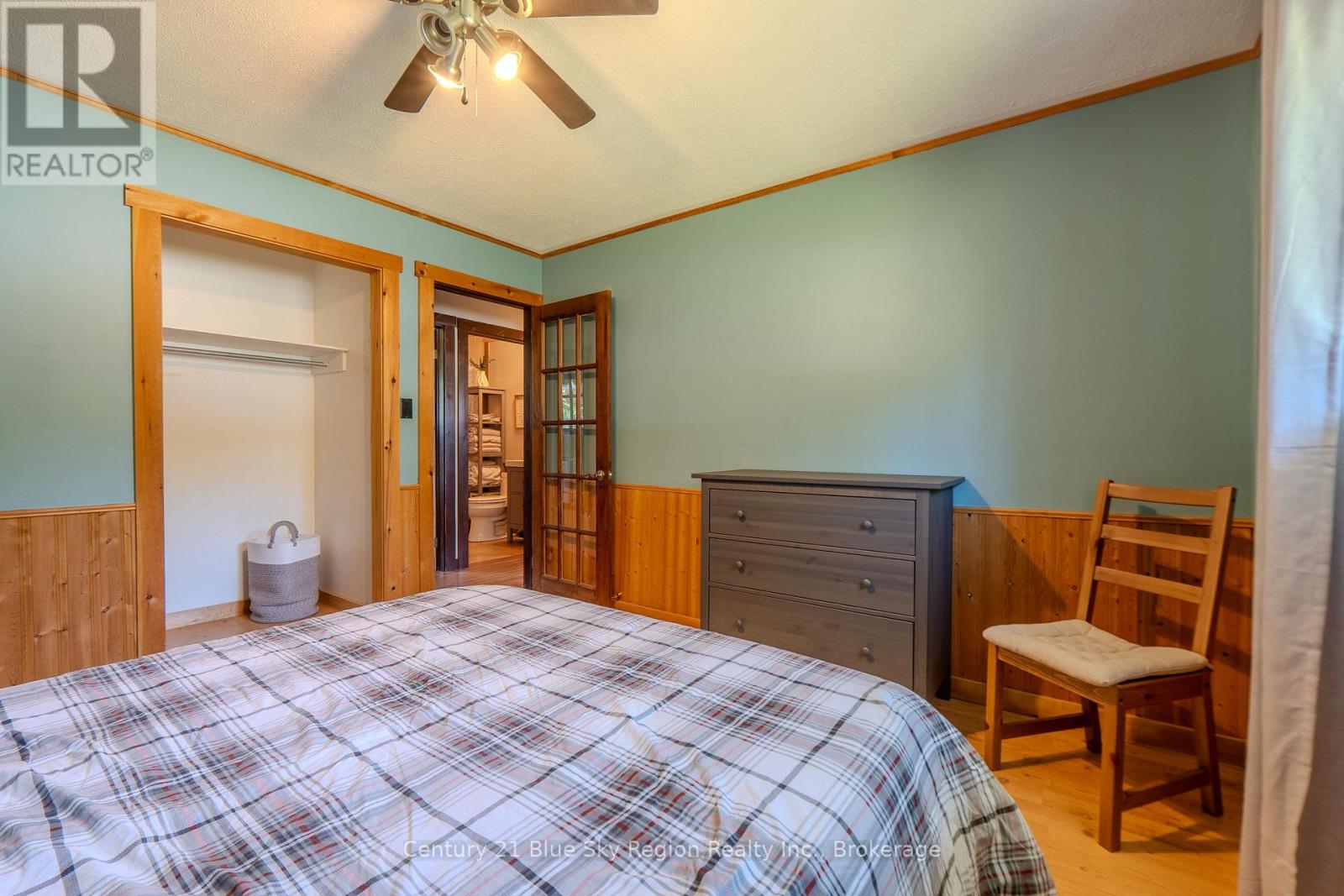 7 BIRCH CRESCENT - 17