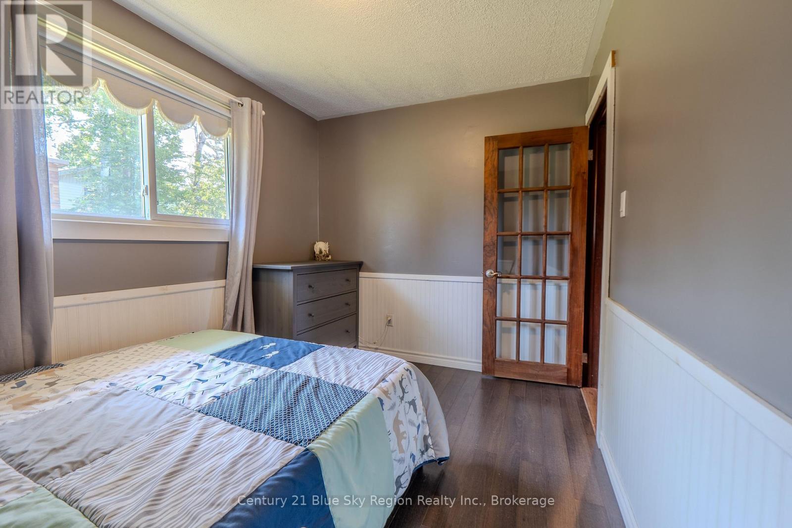 7 BIRCH CRESCENT - 19