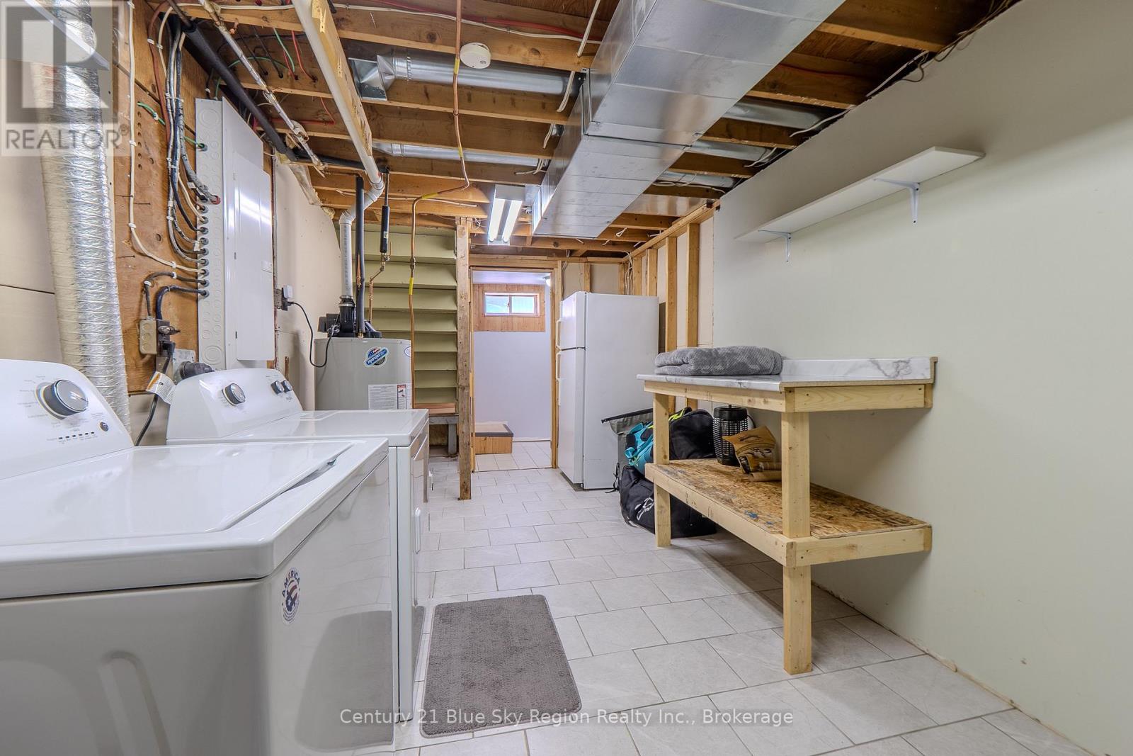 7 BIRCH CRESCENT - 23