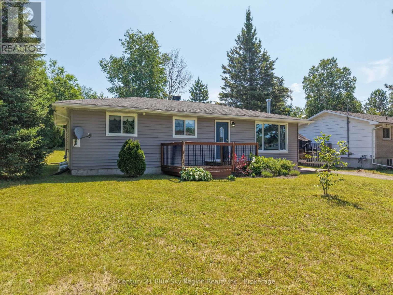 7 BIRCH CRESCENT - 3