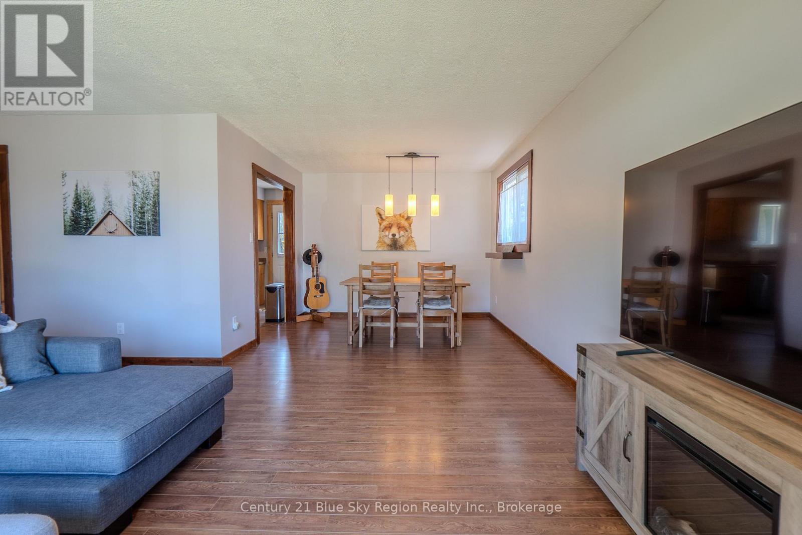 7 BIRCH CRESCENT - 7