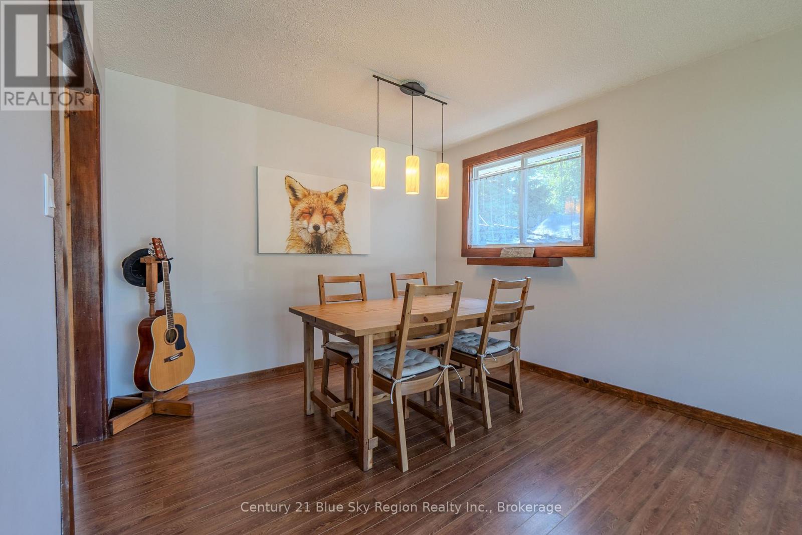 7 BIRCH CRESCENT - 8