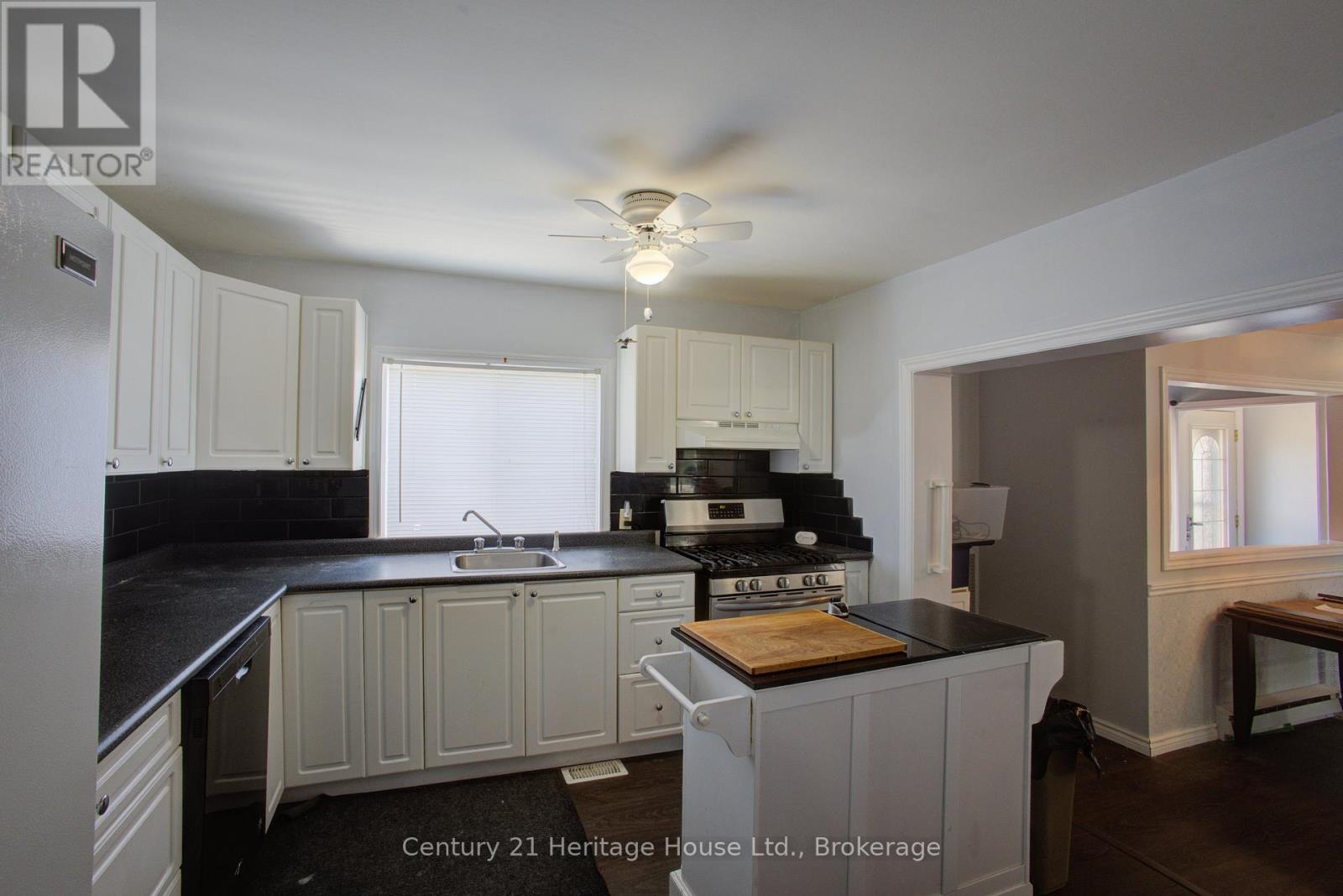 221 PARK STREET W - 10