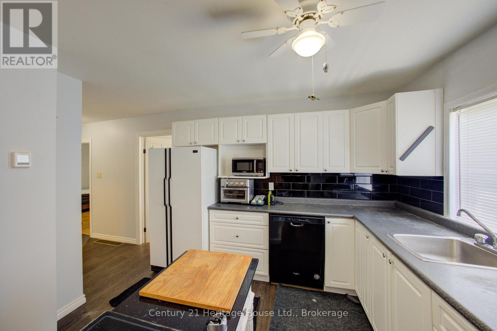 221 PARK STREET W - 12