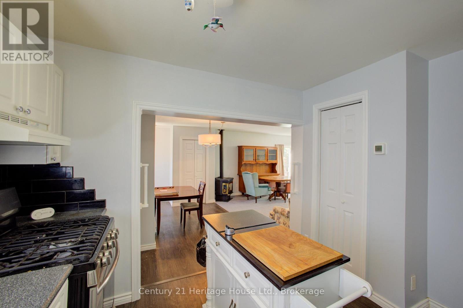 221 PARK STREET W - 13