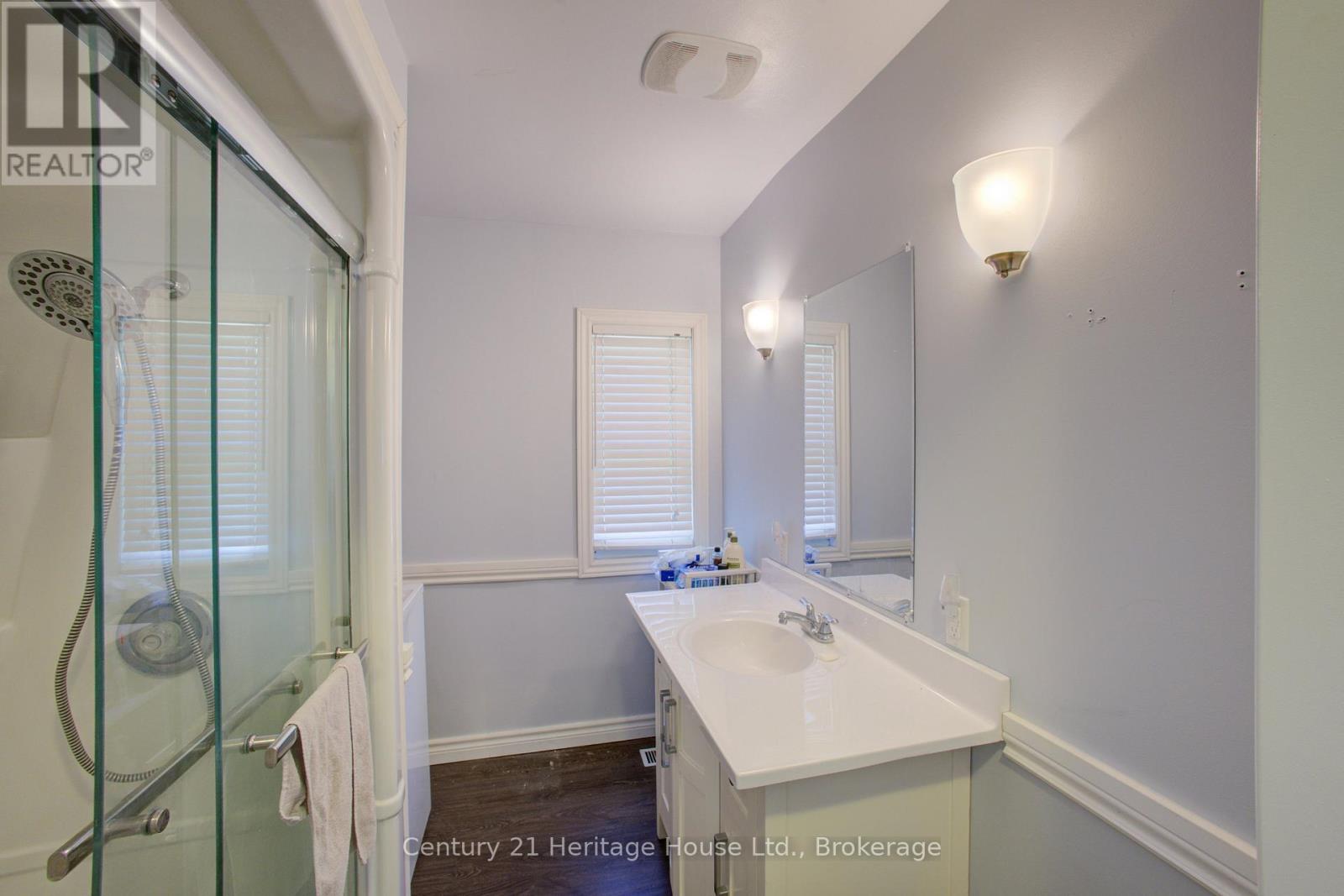 221 PARK STREET W - 9