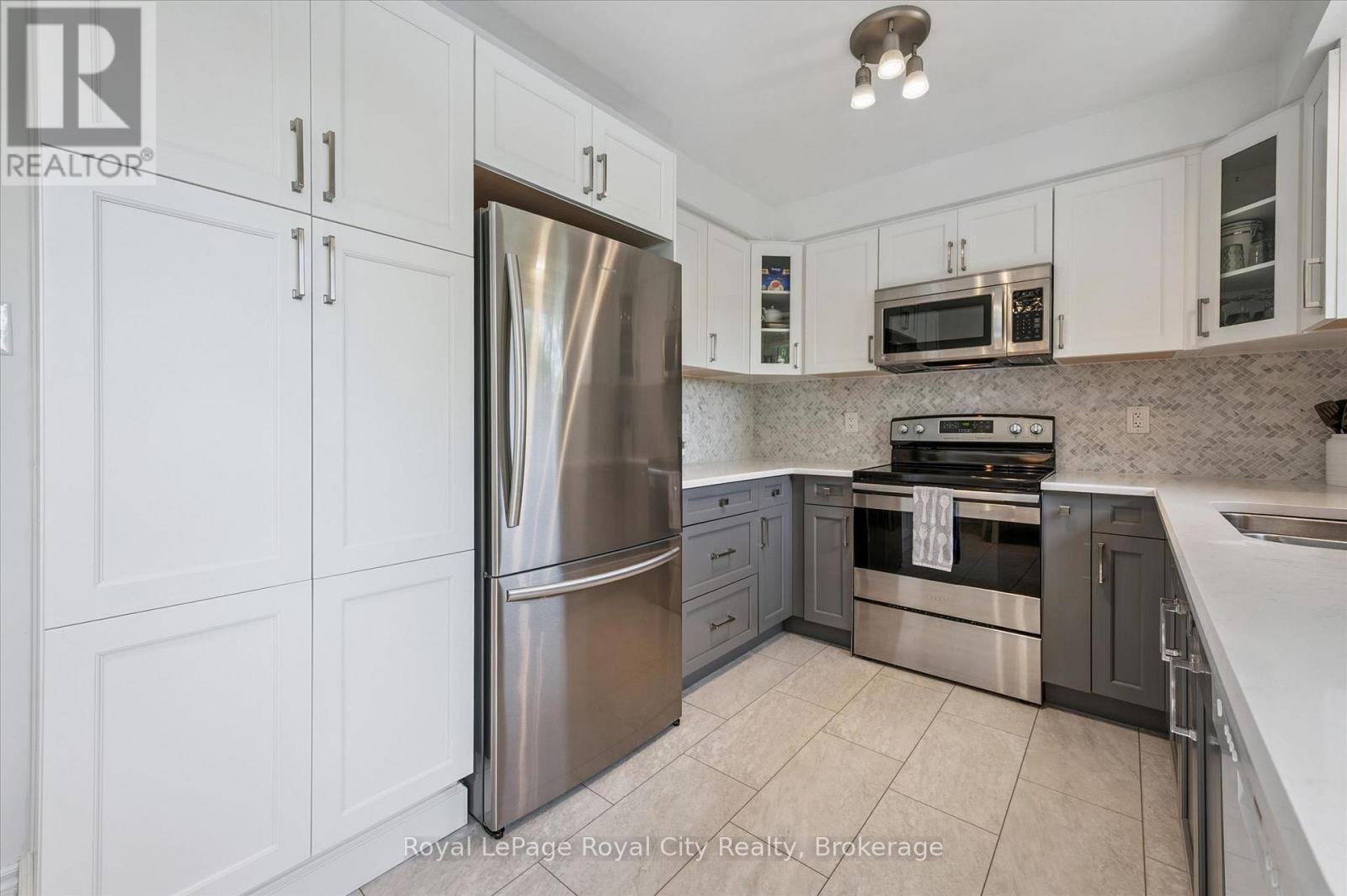 38 SHADYBROOK CRESCENT - 16