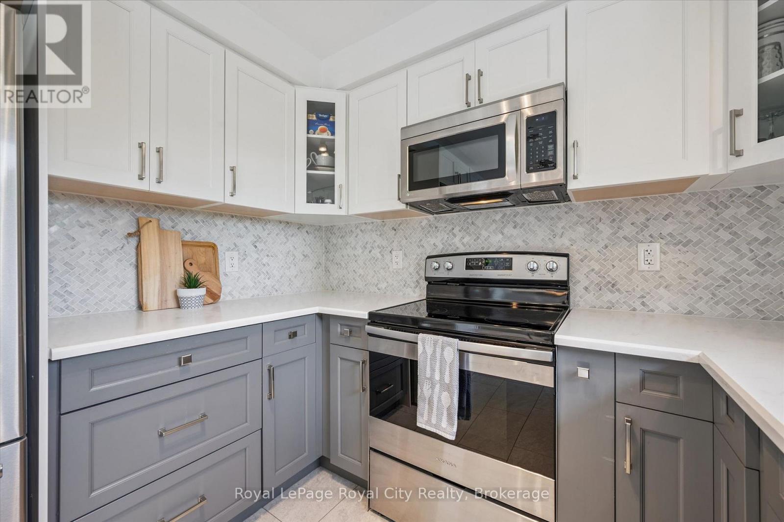 38 SHADYBROOK CRESCENT - 17
