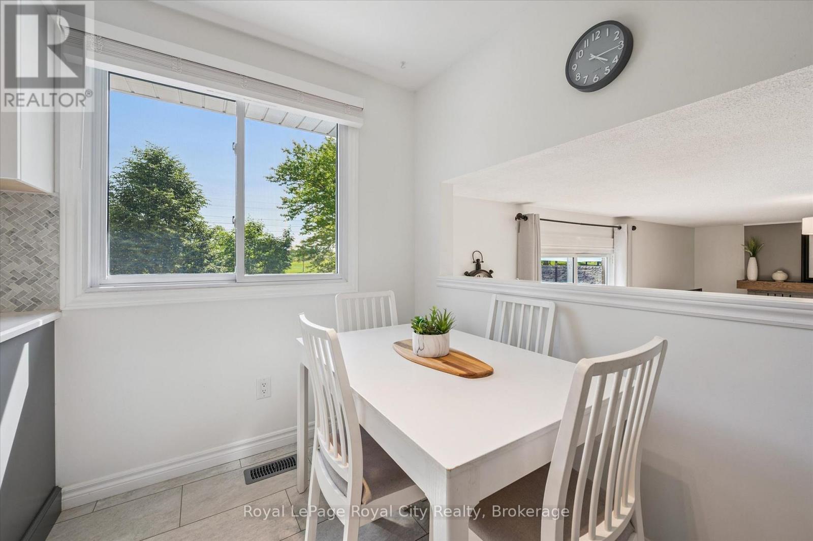 38 SHADYBROOK CRESCENT - 19