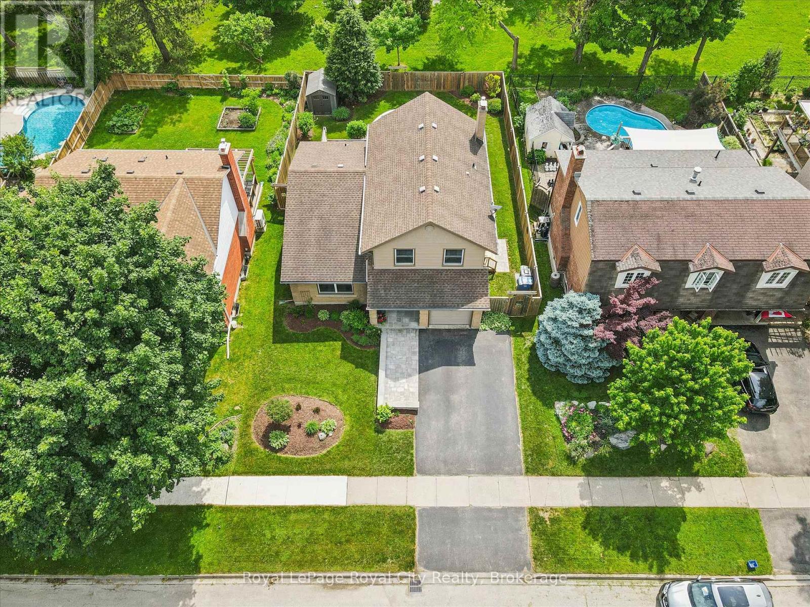 38 SHADYBROOK CRESCENT - 2