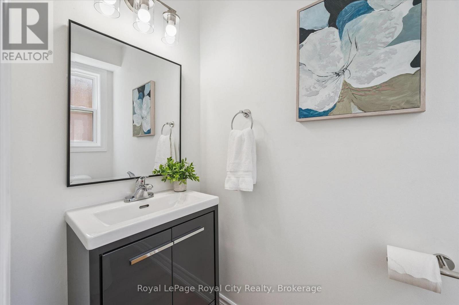 38 SHADYBROOK CRESCENT - 22