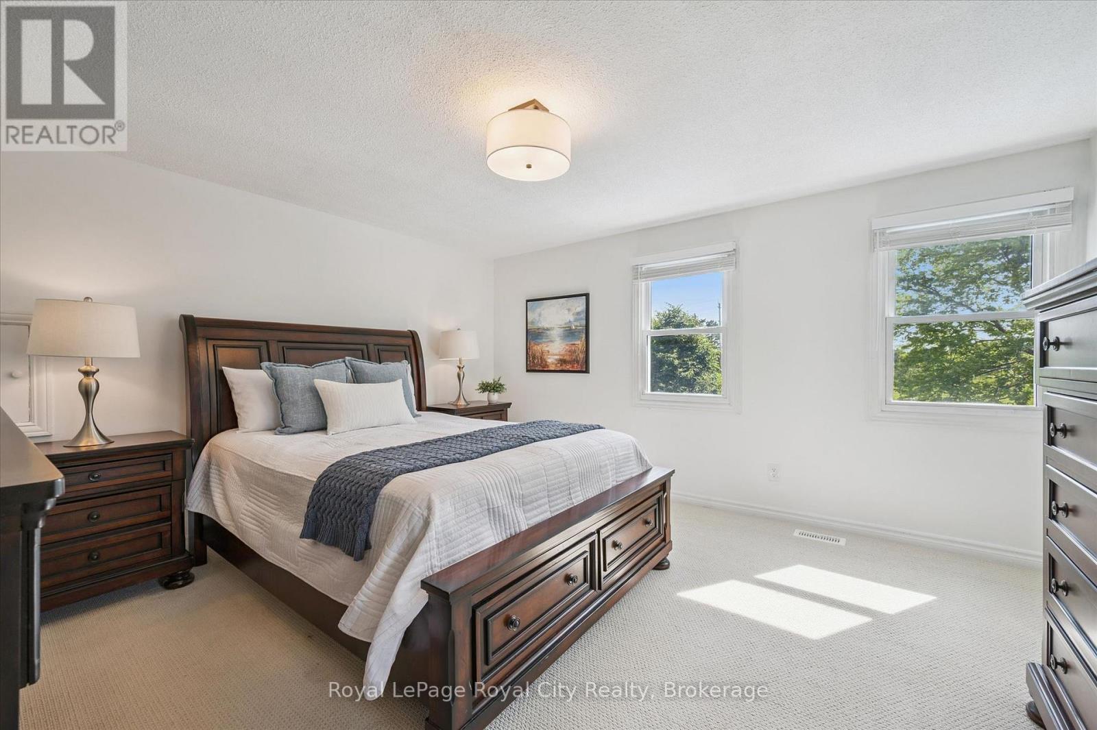 38 SHADYBROOK CRESCENT - 26