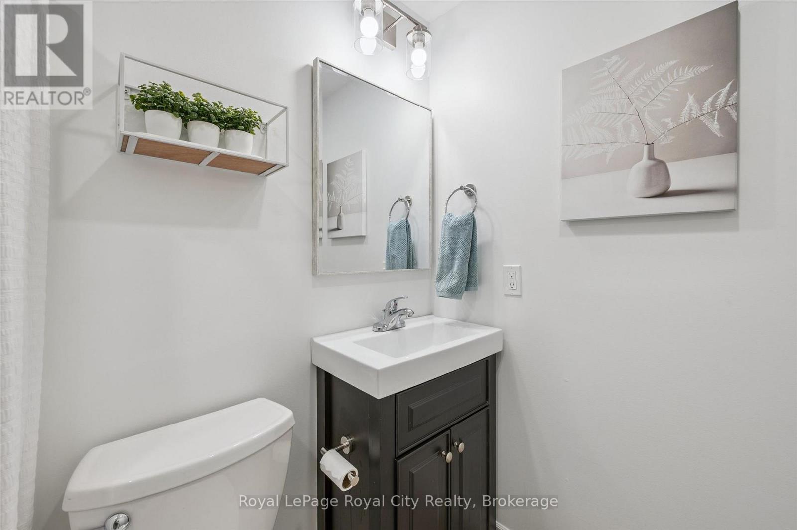 38 SHADYBROOK CRESCENT - 34