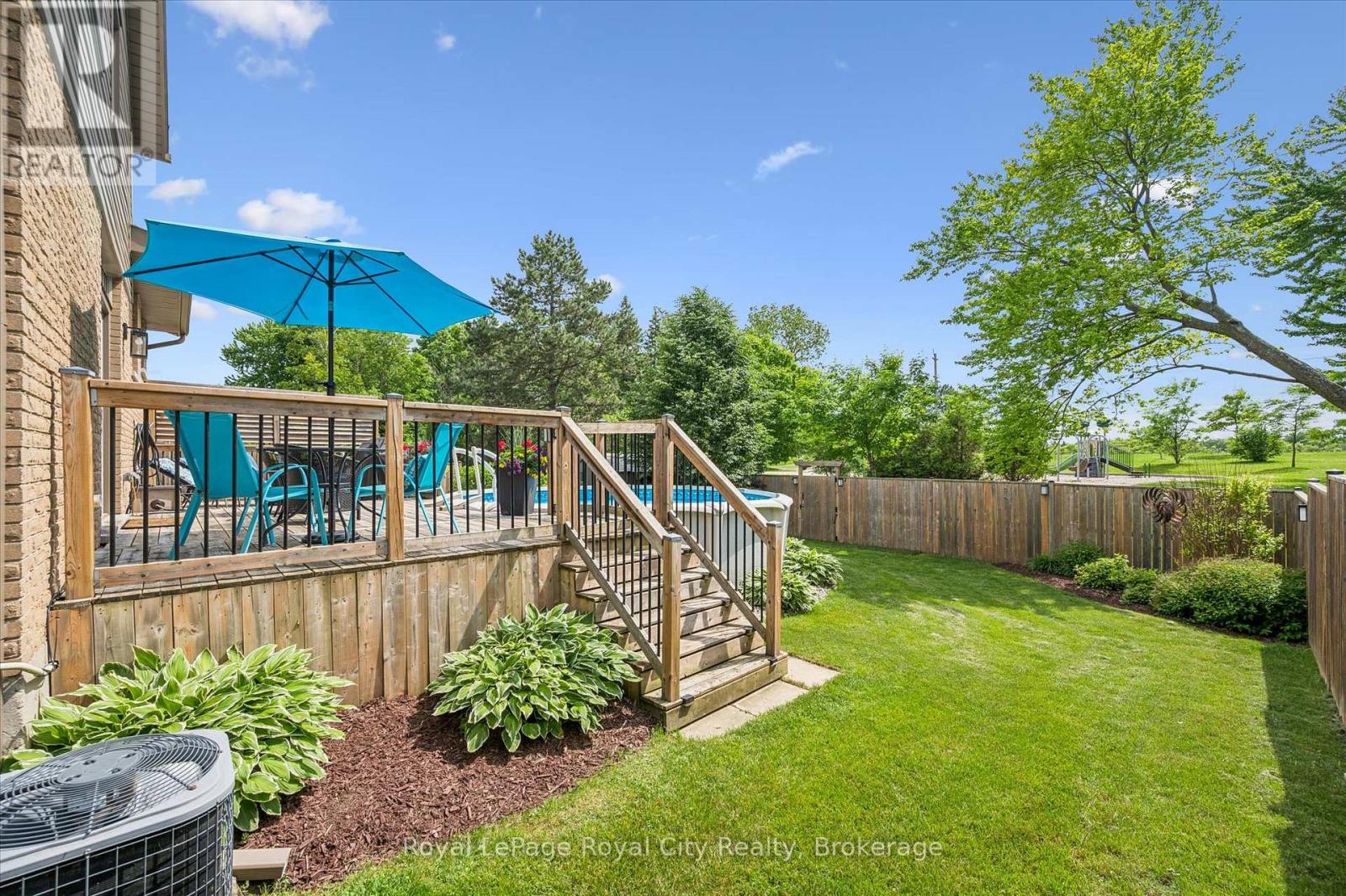 38 SHADYBROOK CRESCENT - 36
