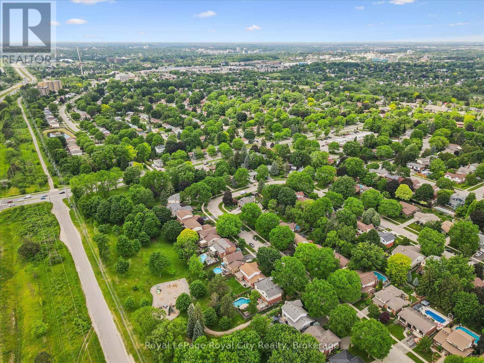 38 SHADYBROOK CRESCENT - 43