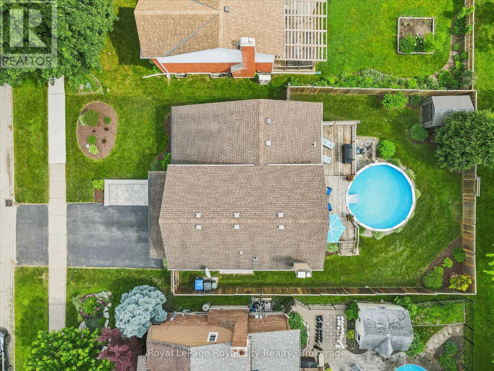 38 SHADYBROOK CRESCENT - 45