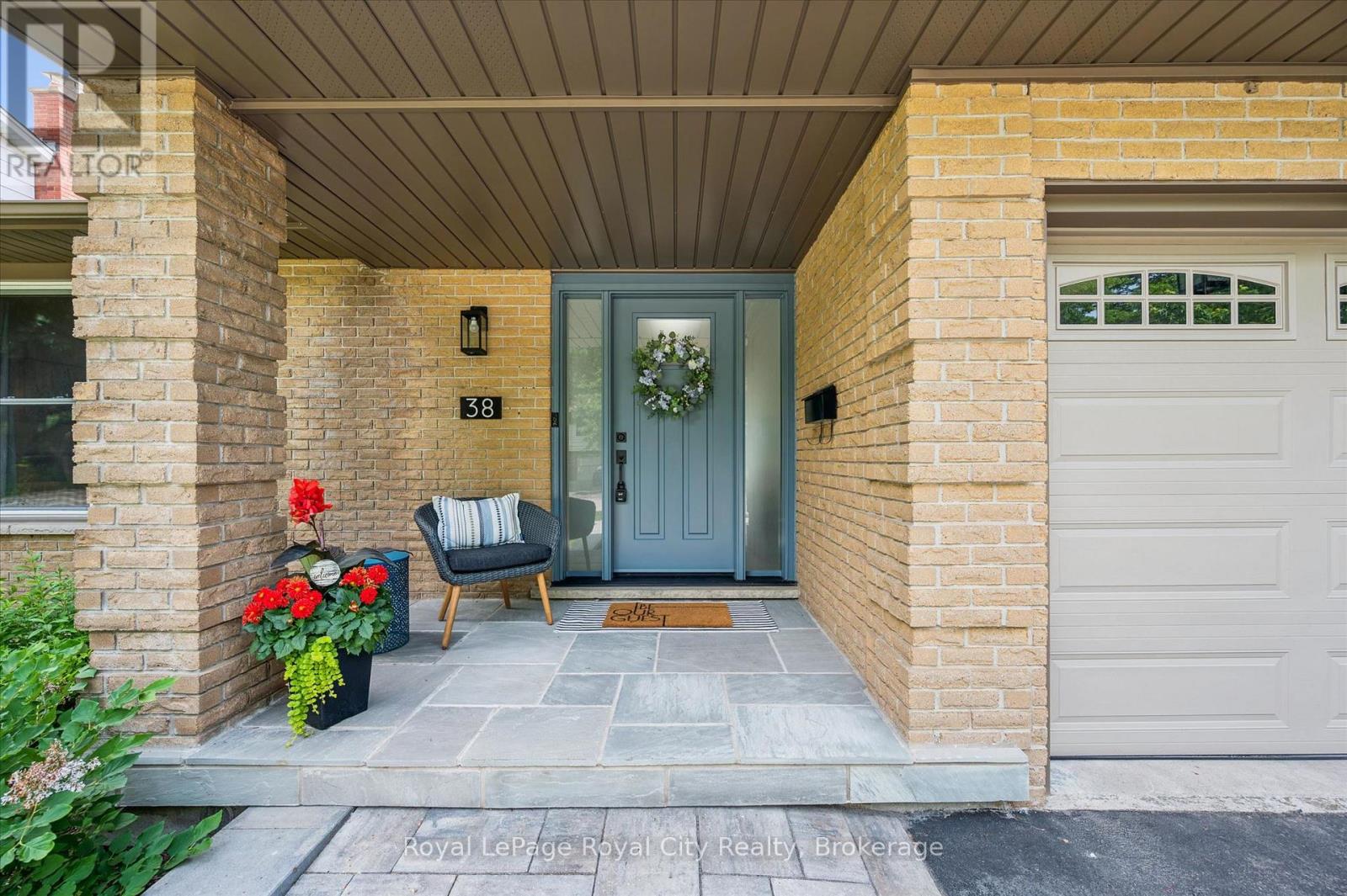 38 SHADYBROOK CRESCENT - 7