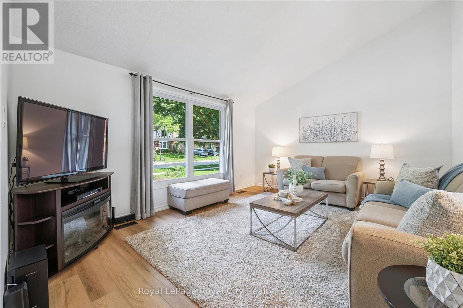 38 SHADYBROOK CRESCENT - 9