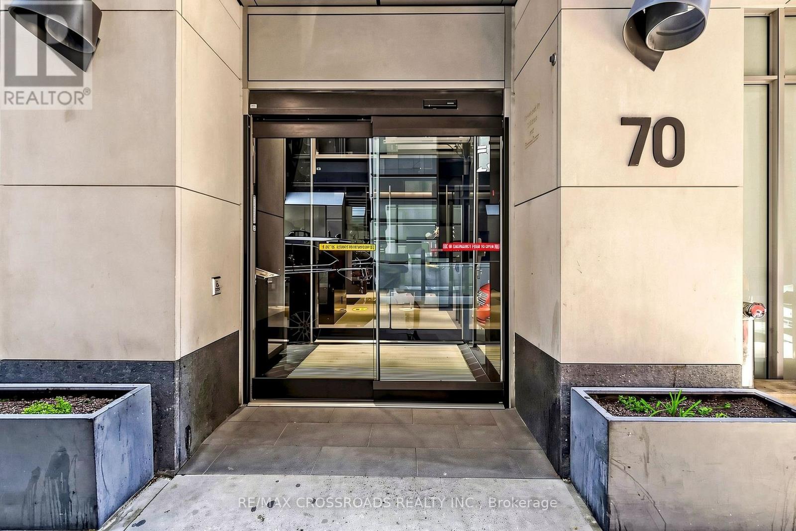 #2816 70 TEMPERANCE STREET - 2