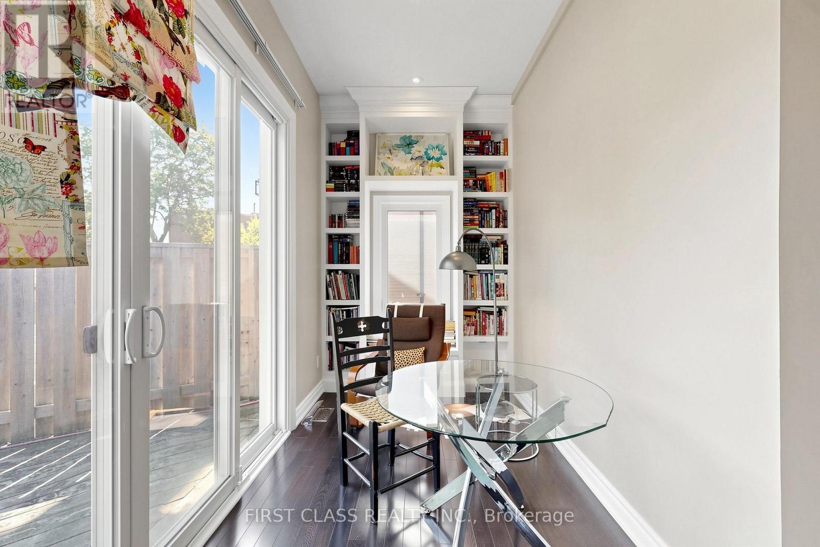 18 YONGE BOULEVARD - Image 19
