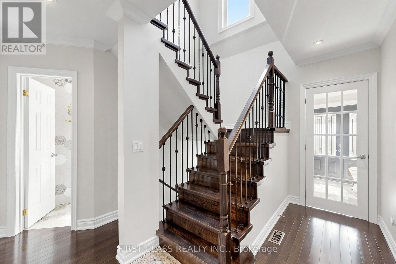 18 YONGE BOULEVARD - Image 22