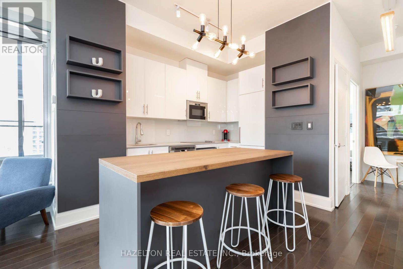 #PH103 460 ADELAIDE STREET E - 8