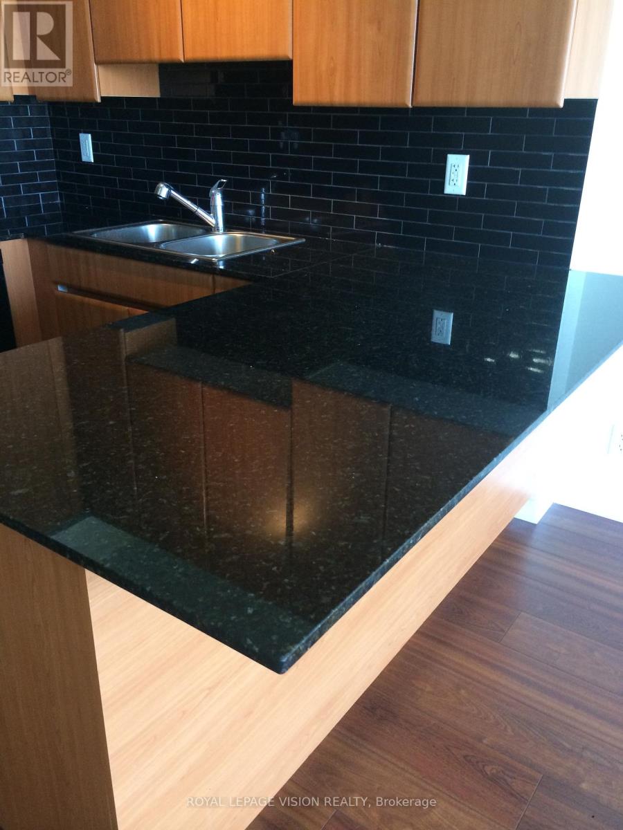 #1708 30 CANTERBURY PLACE - 4