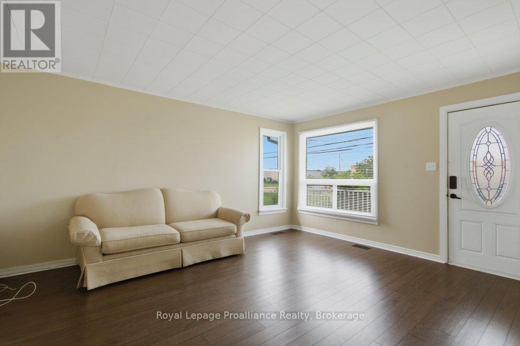 395 SIDNEY STREET - 5