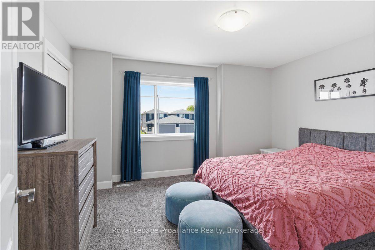 31 DEWAL PLACE - 32