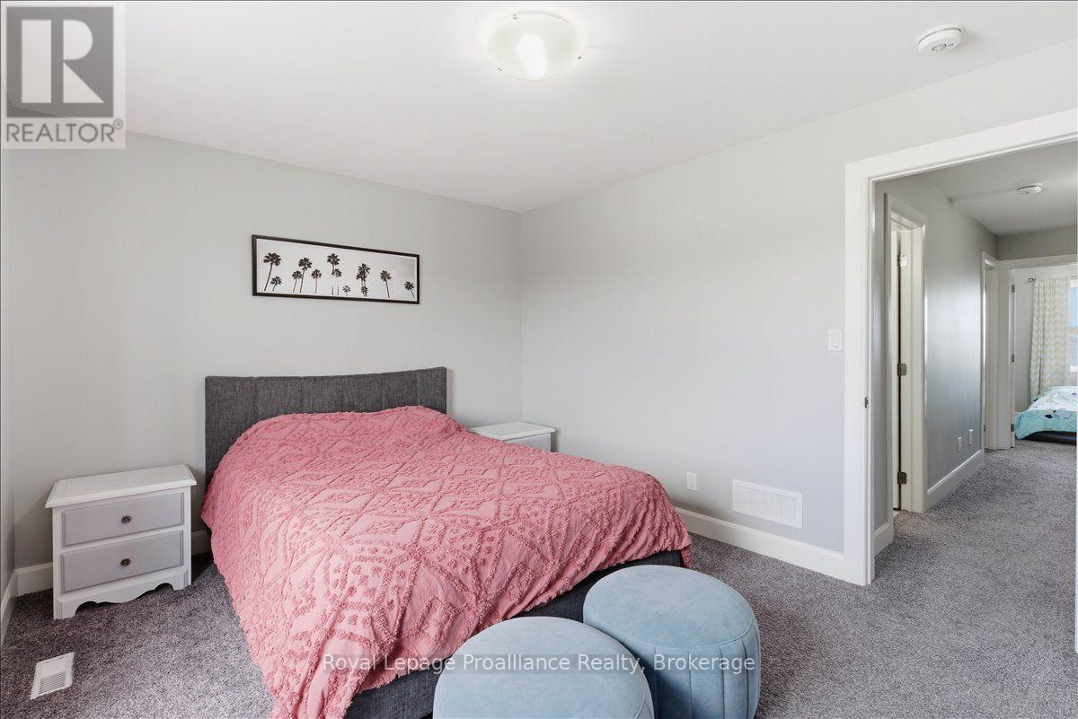 31 DEWAL PLACE - 33