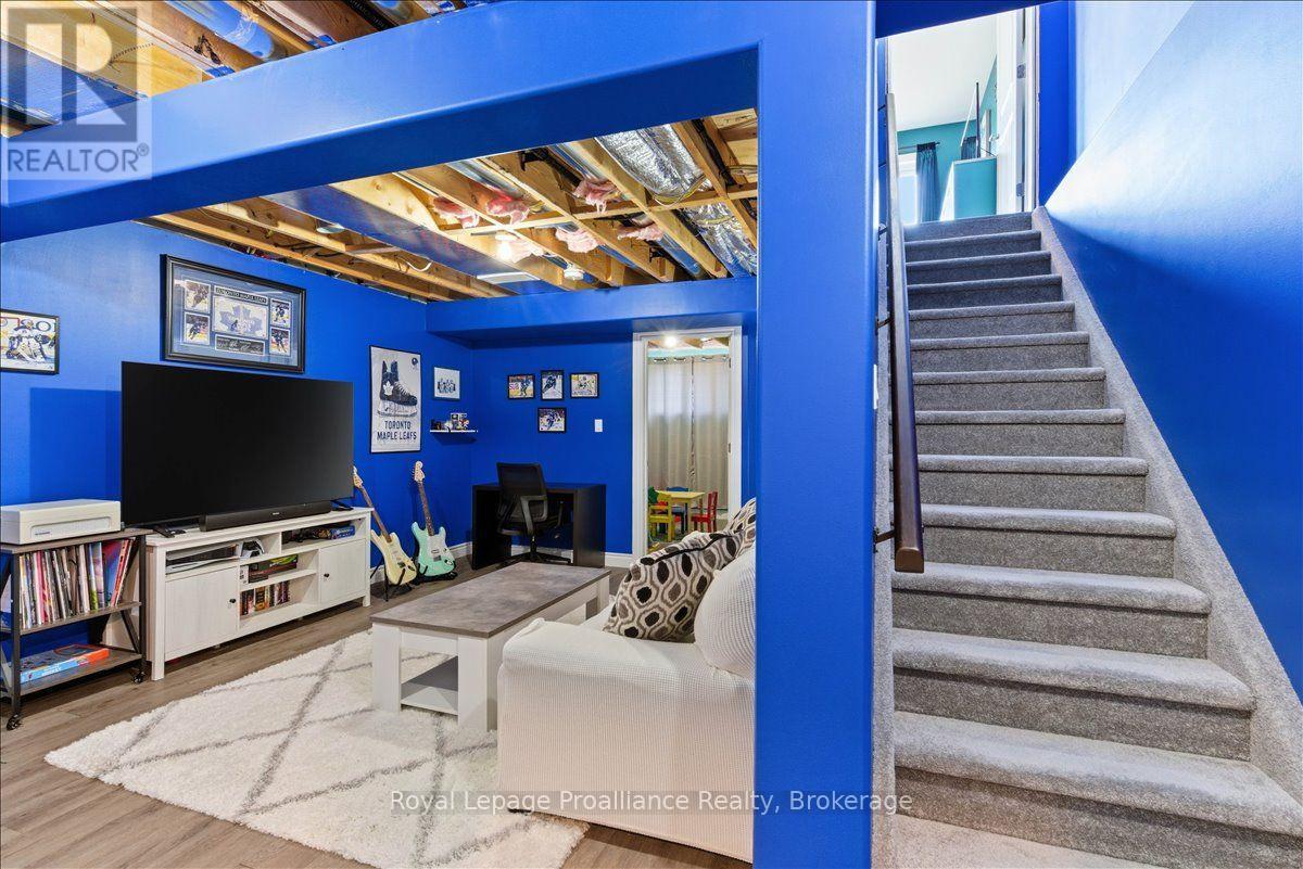 31 DEWAL PLACE - 36