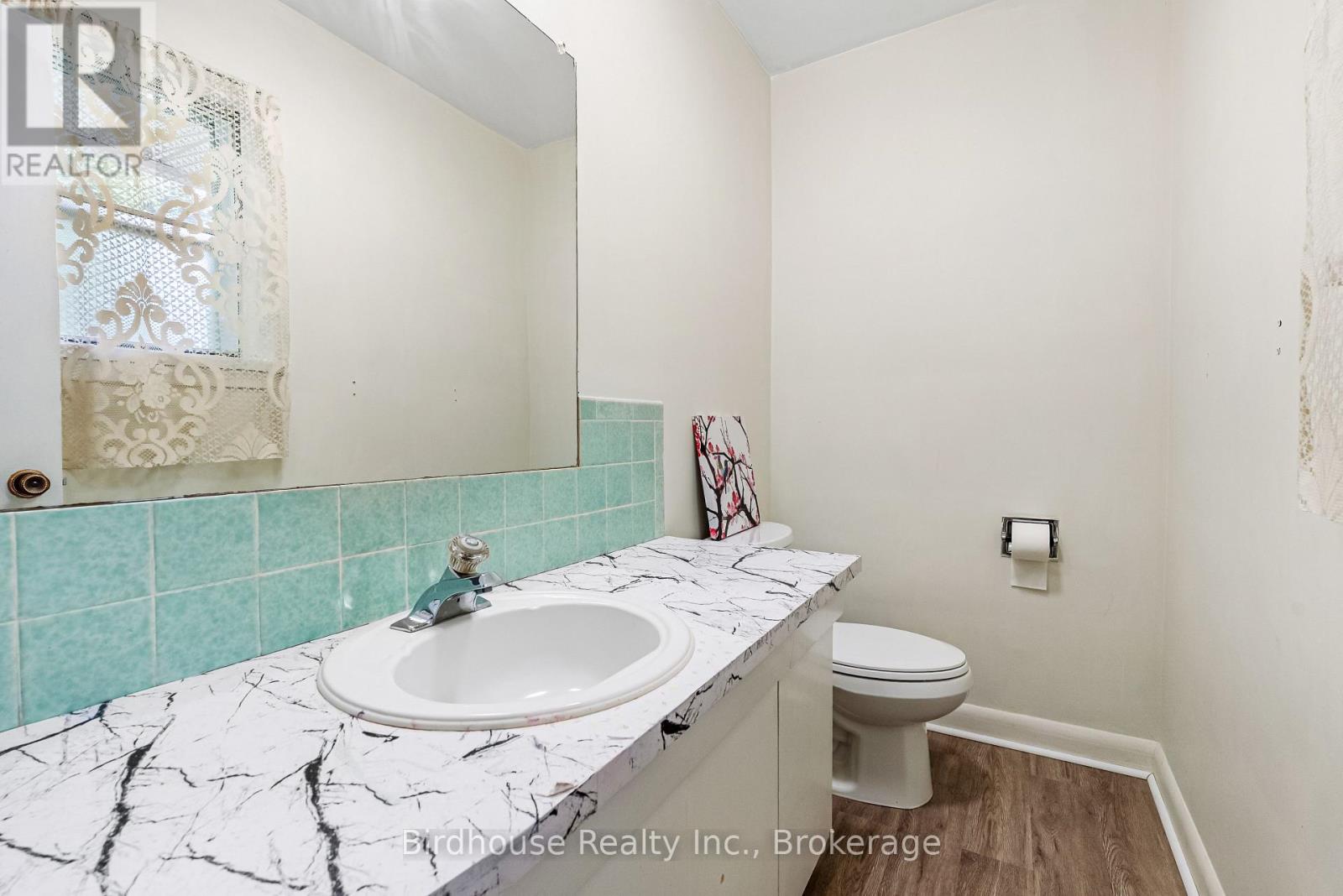 168 ADELAIDE STREET N - 23