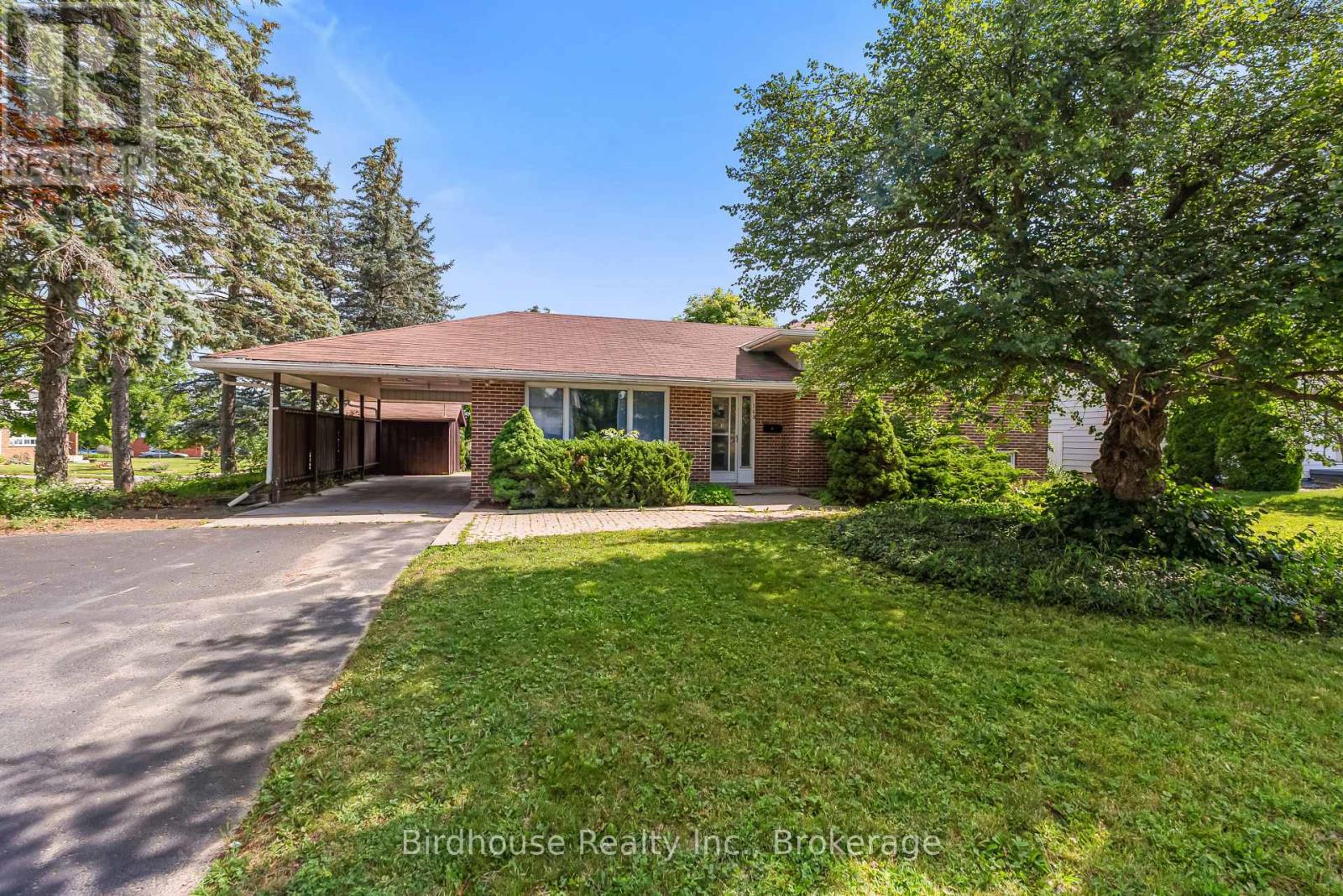 168 ADELAIDE STREET N - 3