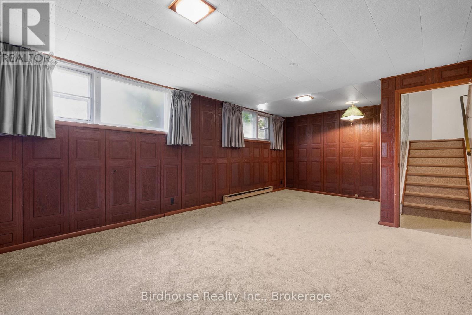 168 ADELAIDE STREET N - 32