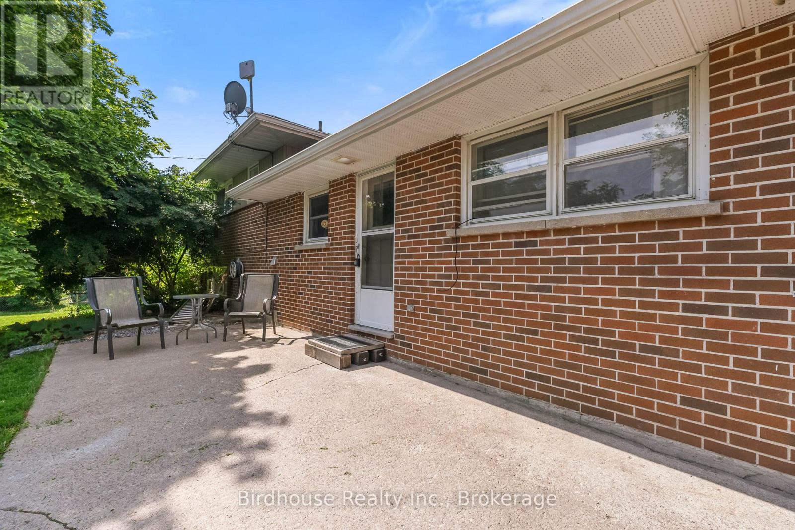 168 ADELAIDE STREET N - 40