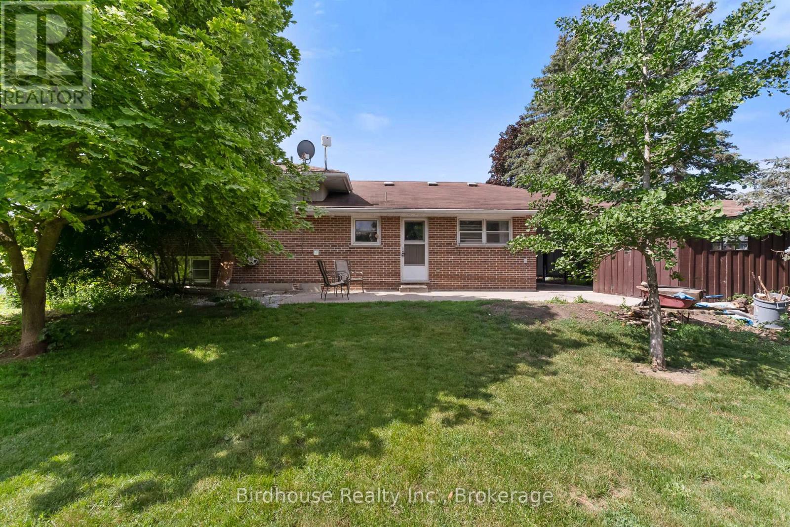 168 ADELAIDE STREET N - 45