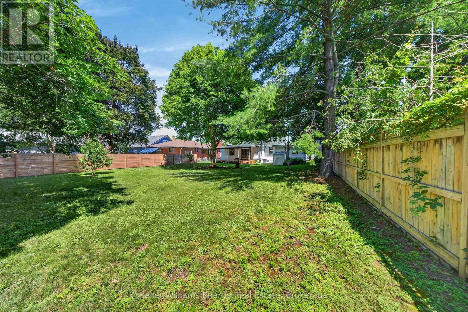 7 MAPLE AVENUE - 12