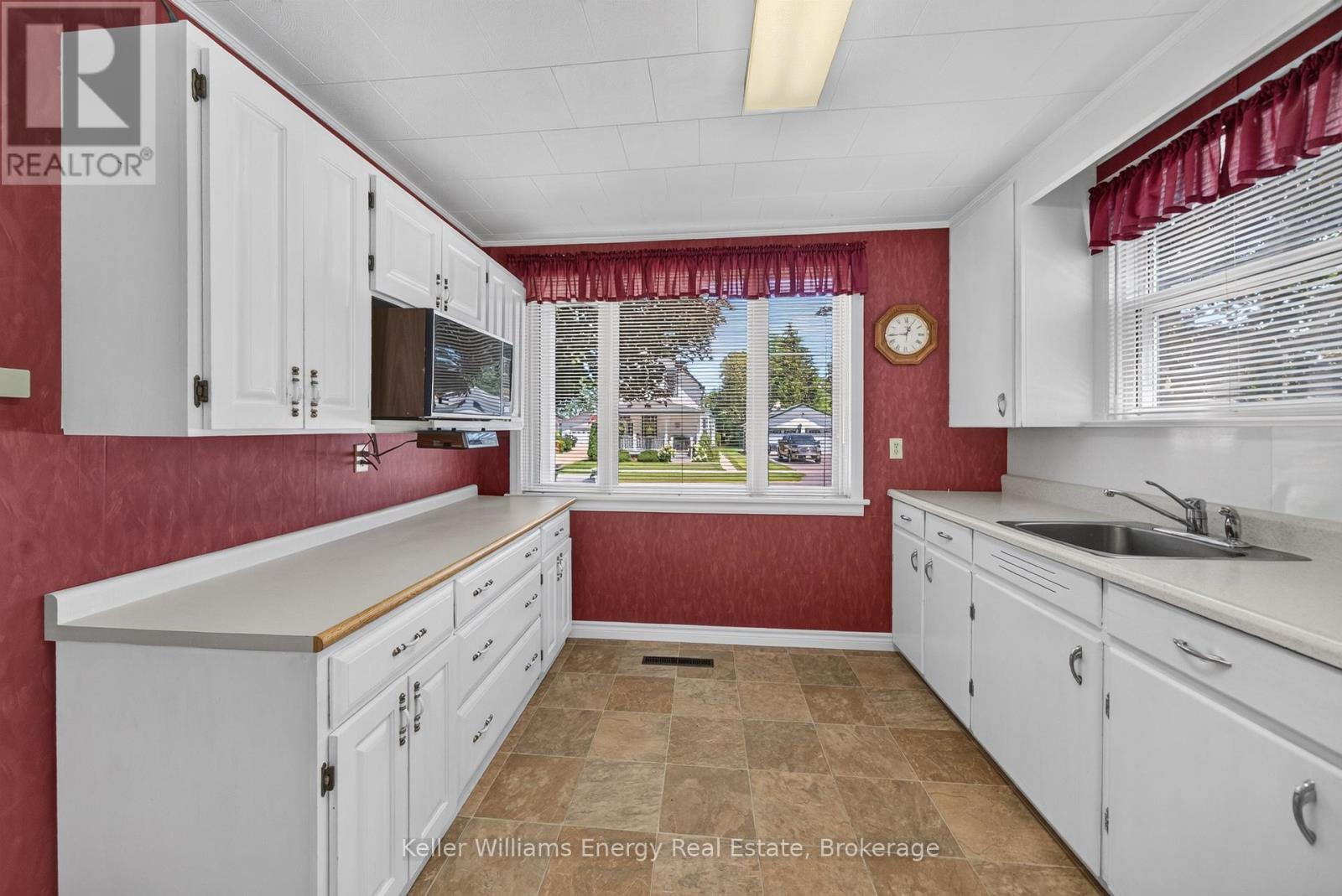 7 MAPLE AVENUE - 20