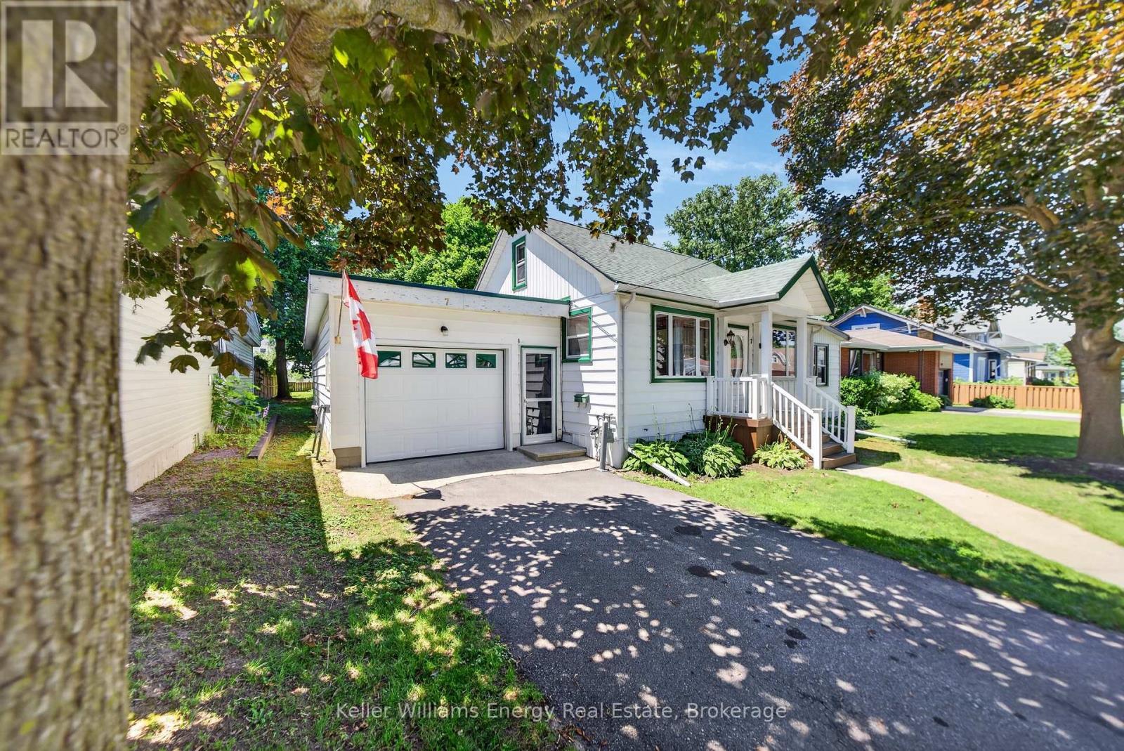7 MAPLE AVENUE - 3