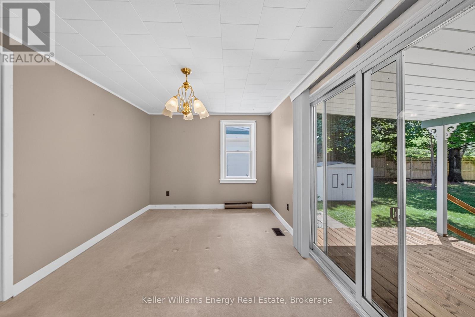 7 MAPLE AVENUE - 31