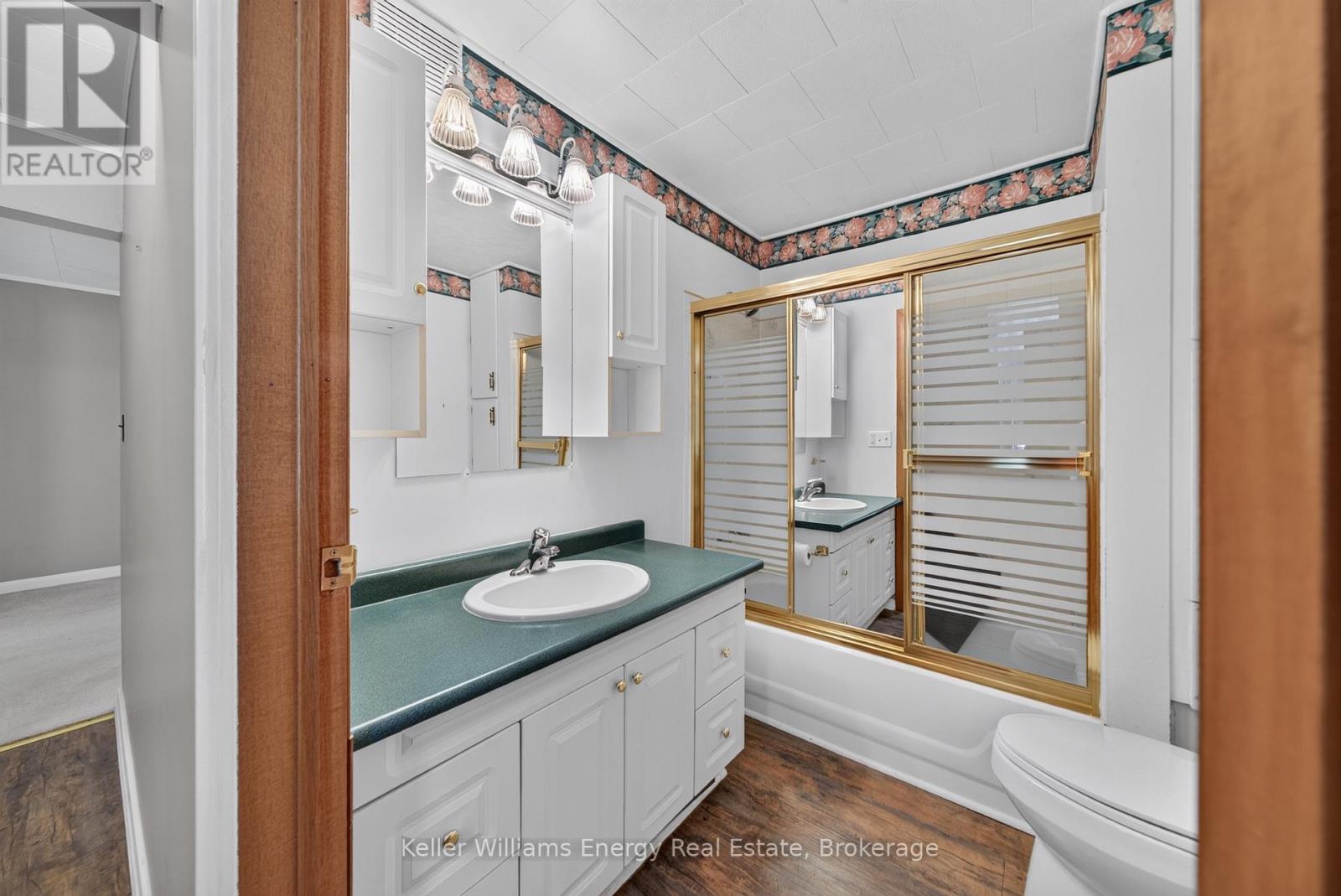 7 MAPLE AVENUE - 35