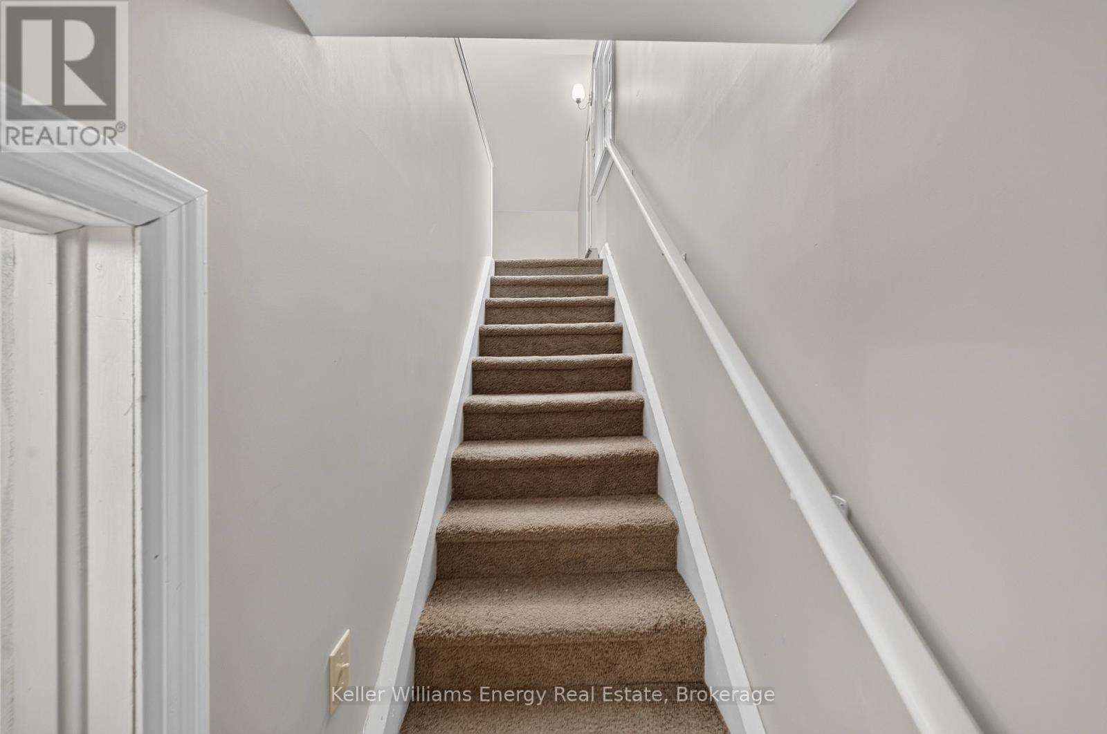 7 MAPLE AVENUE - 36
