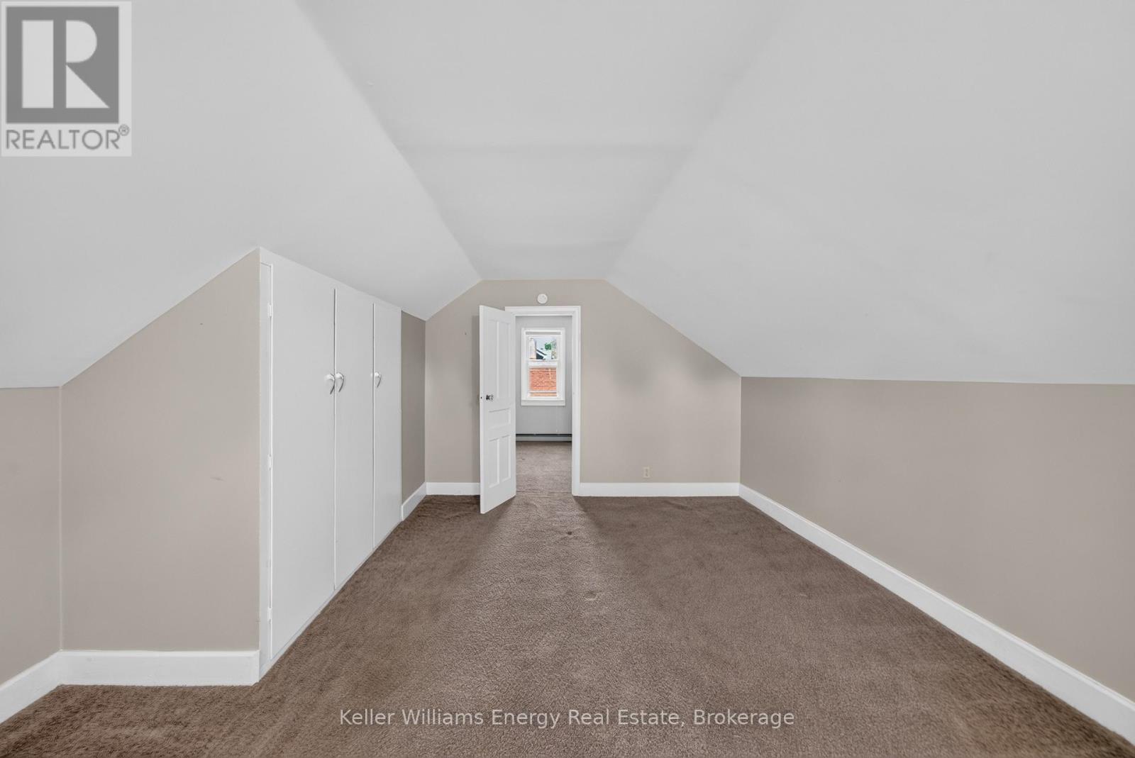 7 MAPLE AVENUE - 37