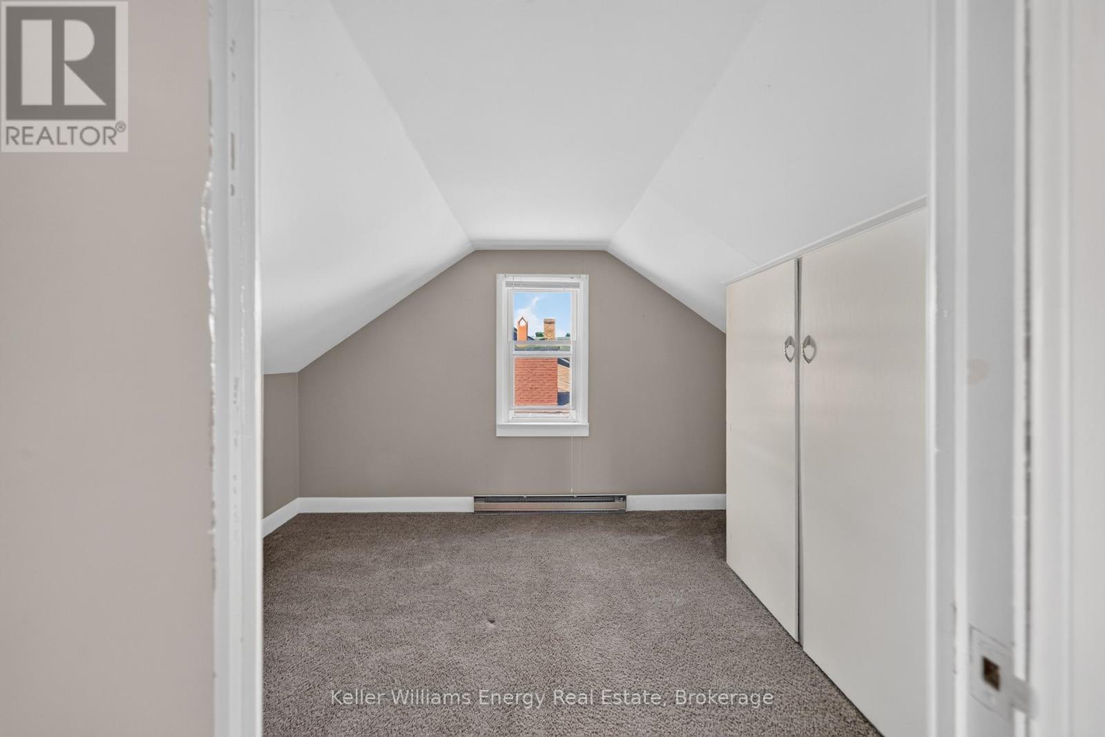 7 MAPLE AVENUE - 40