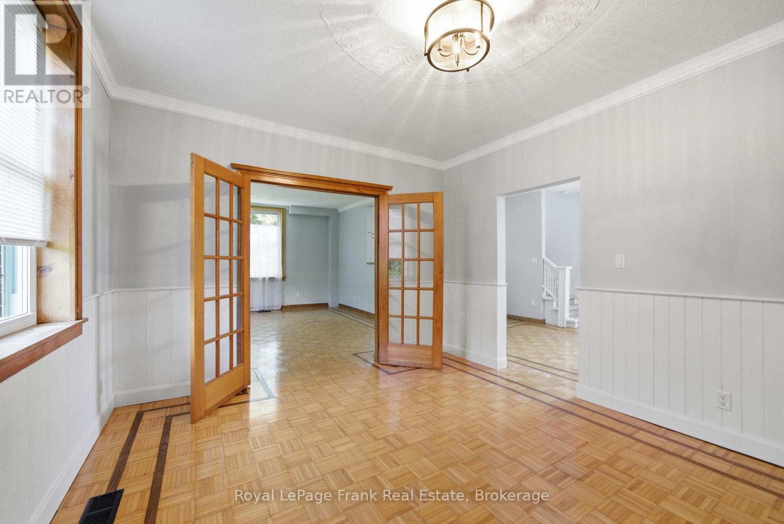 220 LINDEN VALLEY ROAD - 10